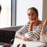 Mejora académica con comunicación constante entre padres y educadores